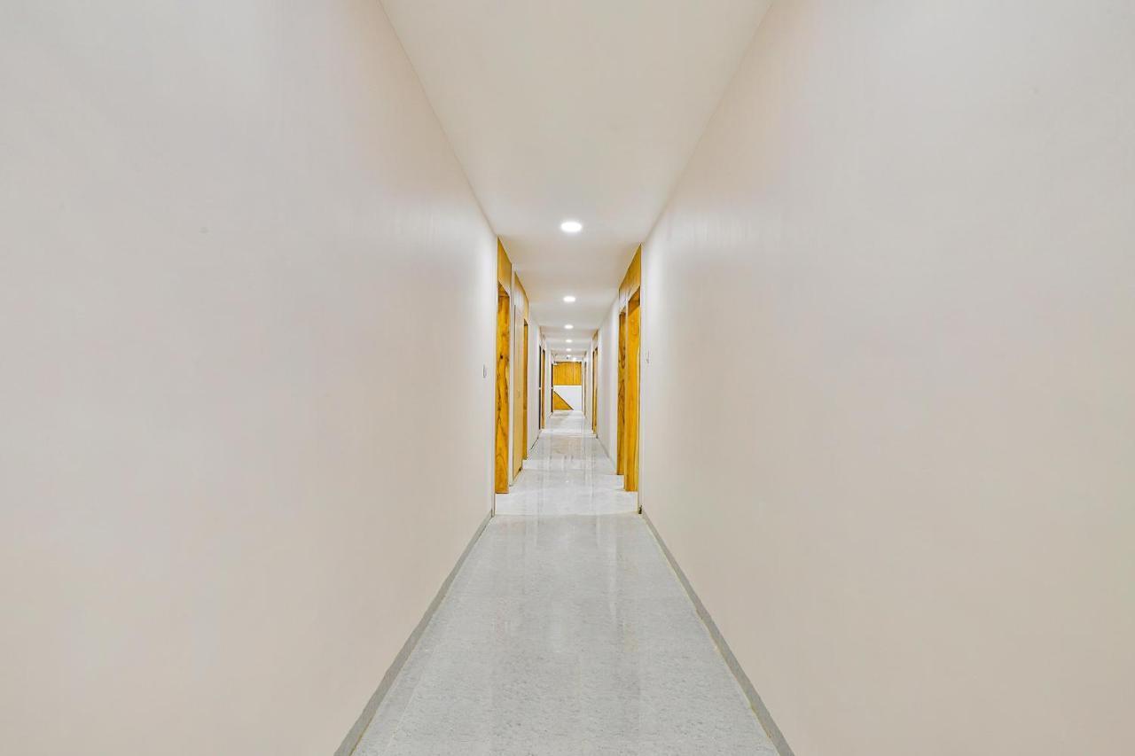 Fabhotel Parkland A Ahmedabad Exterior photo